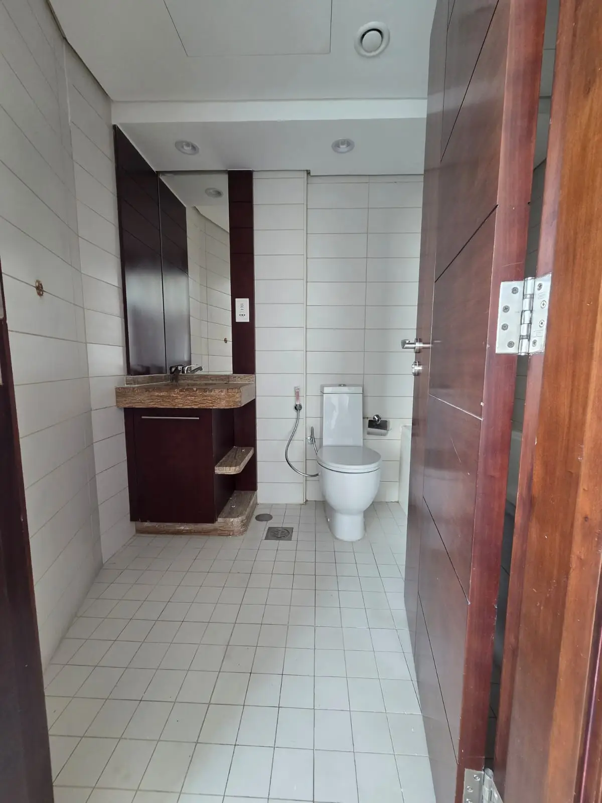 Avant — Salle de bain marbrée